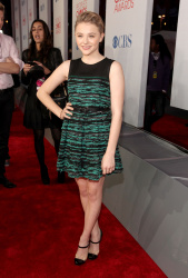 Chloe Moretz - 2012 People's Choice Awards at the Nokia Theatre (Los Angeles, January 11, 2012) - 335xHQ QRhexq2S