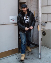 Jake Gyllenhaal - Outside The Samuel J. Friedman Theatre In NYC 2015.01.28 - 5xHQ R7utQU6X