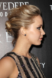Jennifer Lawrence и Bradley Cooper - Attends a screening of 'Serena' hosted by Magnolia Pictures and The Cinema Society with Dior Beauty, Нью-Йорк, 21 марта 2015 (449xHQ) Rfsg88Ug