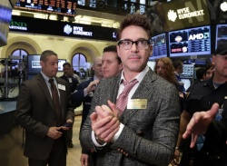 Robert Downey Jr. - Rings The NYSE Opening Bell In Celebration Of "Iron Man 3" 2013 - 24xHQ SSmPJCx8