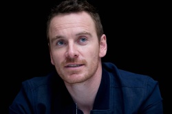 Michael Fassbender - X-Men: Days of Future Past press conference portraits (New York, May 9, 2014) - 26xHQ Sd0NUXV6