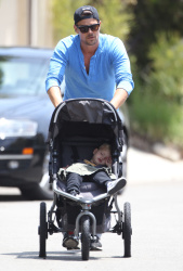 Josh Duhamel - Josh Duhamel - Out and about in Brentwood - May 9, 2015 - 22xHQ SeS0opId