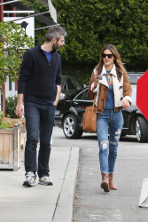Alessandra Ambrosio - Out and about in Brentwood, 30 января 2015 (39xHQ) SmBSCNUq