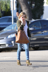 Sarah Michelle Gellar - Out and about in LA, 21 ноября 2014 (43xHQ) UuqAG26x
