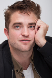 Robert Pattinson - The Rover press conference portraits by Herve Tropea (Los Angeles, June 12, 2014) - 11xHQ VSzJHpw7