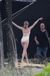 Amanda Seyfried - On the set of a photoshoot in Miami - February 14, 2015 (111xHQ) W0BfeDOP