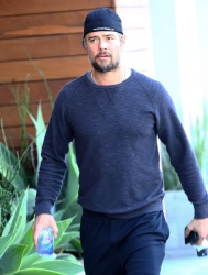 Josh Duhamel - spotted on his way to the gym in Santa Monica - March 5, 2015 - 10xHQ WEBSzFKa