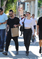Rose McGowan - Out and about in LA, 17 января 2015 (30xHQ) X6eGbJ4c