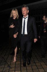Charlize Theron and Sean Penn - seen leaving Royal Festival Hall. London - February 16, 2015 (153xHQ) XFGFU9YG