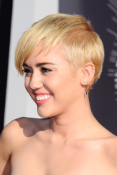 Miley Cyrus - 2014 MTV Video Music Awards in Los Angeles, August 24, 2014 - 350xHQ XJjMudQO