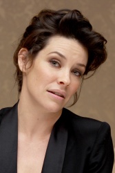 Evangeline Lilly - The Hobbit: The Desolation of Smaug press conference portraits by Munawar Hosain (Beverly Hills, December 3, 2013) - 25xHQ XReyRZCy