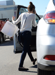 Emmy Rossum - Goes shopping in West Hollywood - February 10, 2015 (22xHQ) XrfiaK0d