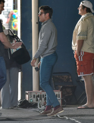 Zac Efron & Robert De Niro - On the set of Dirty Grandpa in Tybee Island,Giorgia 2015.04.27 - 53xHQ XyfcoRSC