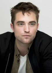 Robert Pattinson - "The Rover" press conference portraits by Armando Gallo (Los Angeles, June 12, 2014) - 29xHQ YOKKZbBa