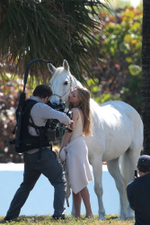Amanda Seyfried - On the set of a photoshoot in Miami - February 14, 2015 (111xHQ) ZdNfRdkj